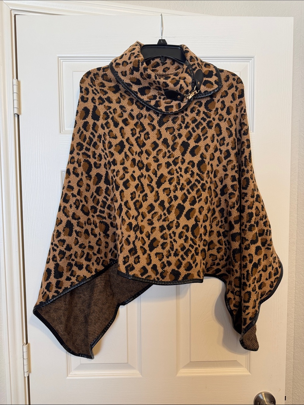 DSW Leopard Print Poncho - Tan & Black